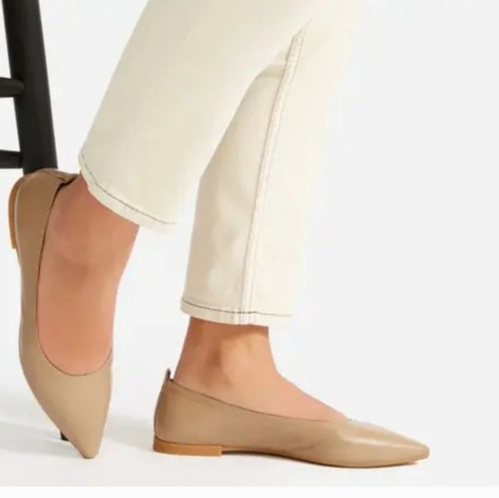 Worn Once, Reposhing - Everlane The 40-Hour Flat in Taupe, Size 8.5